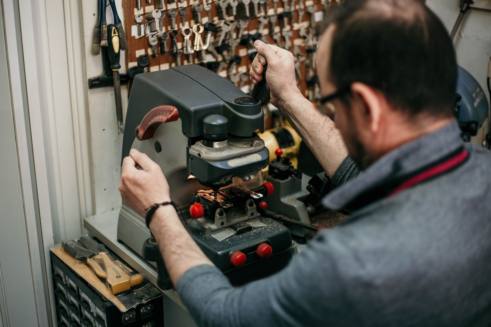 Locksmith Cutting Key — Kingston, TAS — Kingston Locksmiths