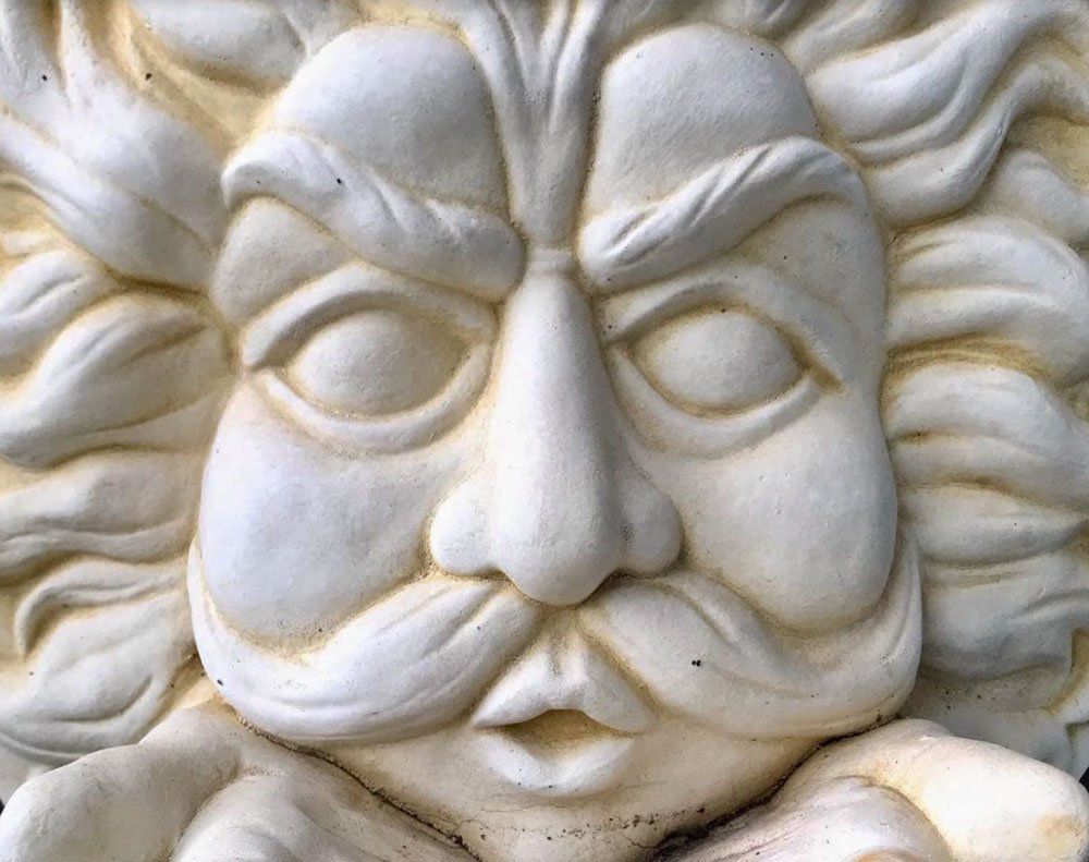 Small-Statues