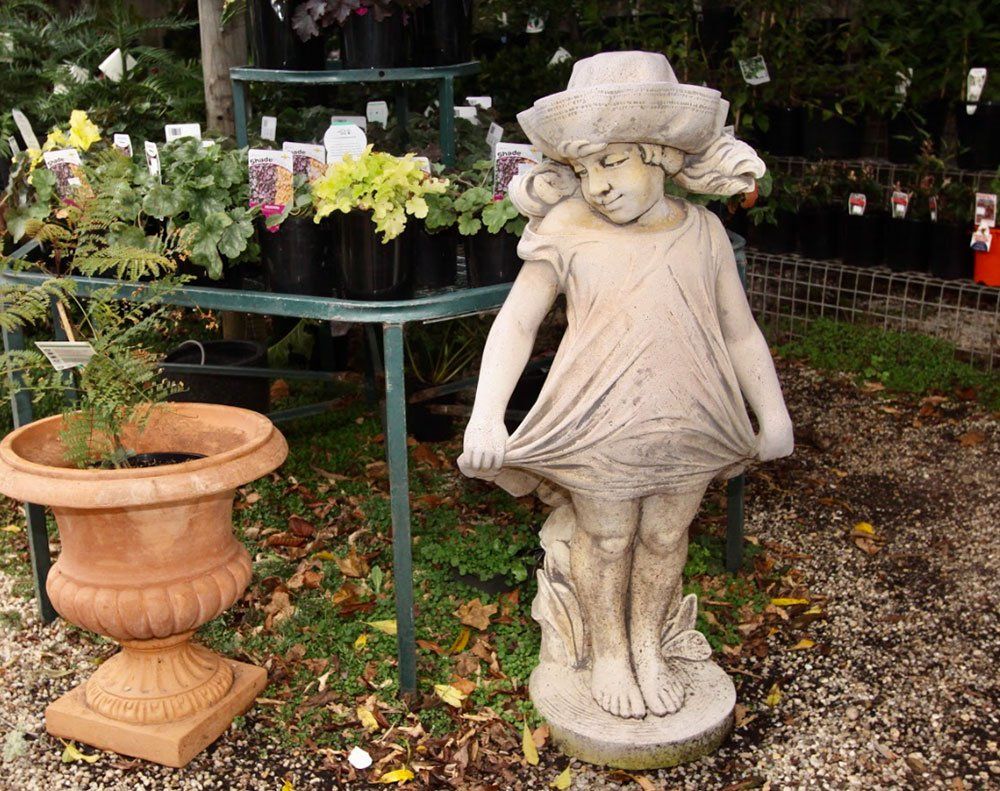 Small-Statues
