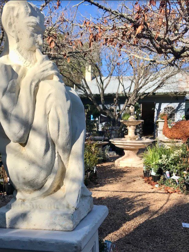Small-Statues