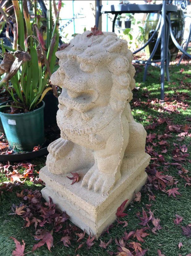 Small-Statues