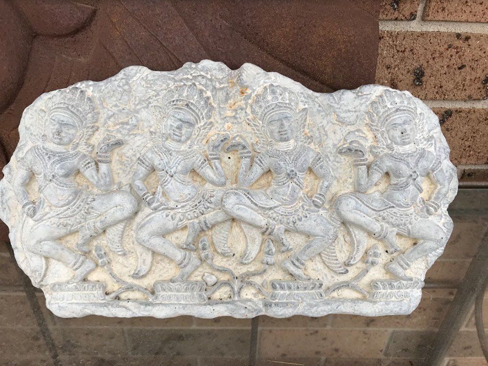 Small-Statues