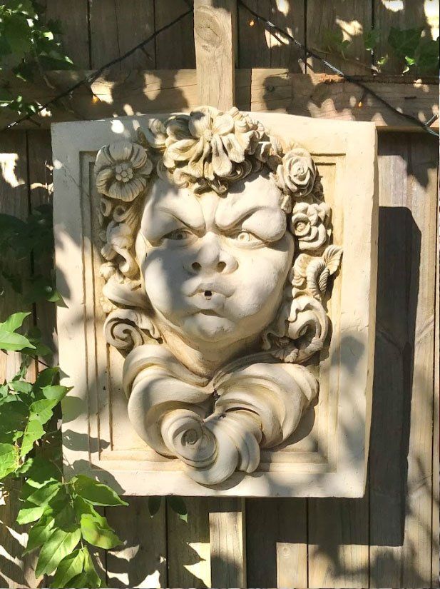 Small-Statues
