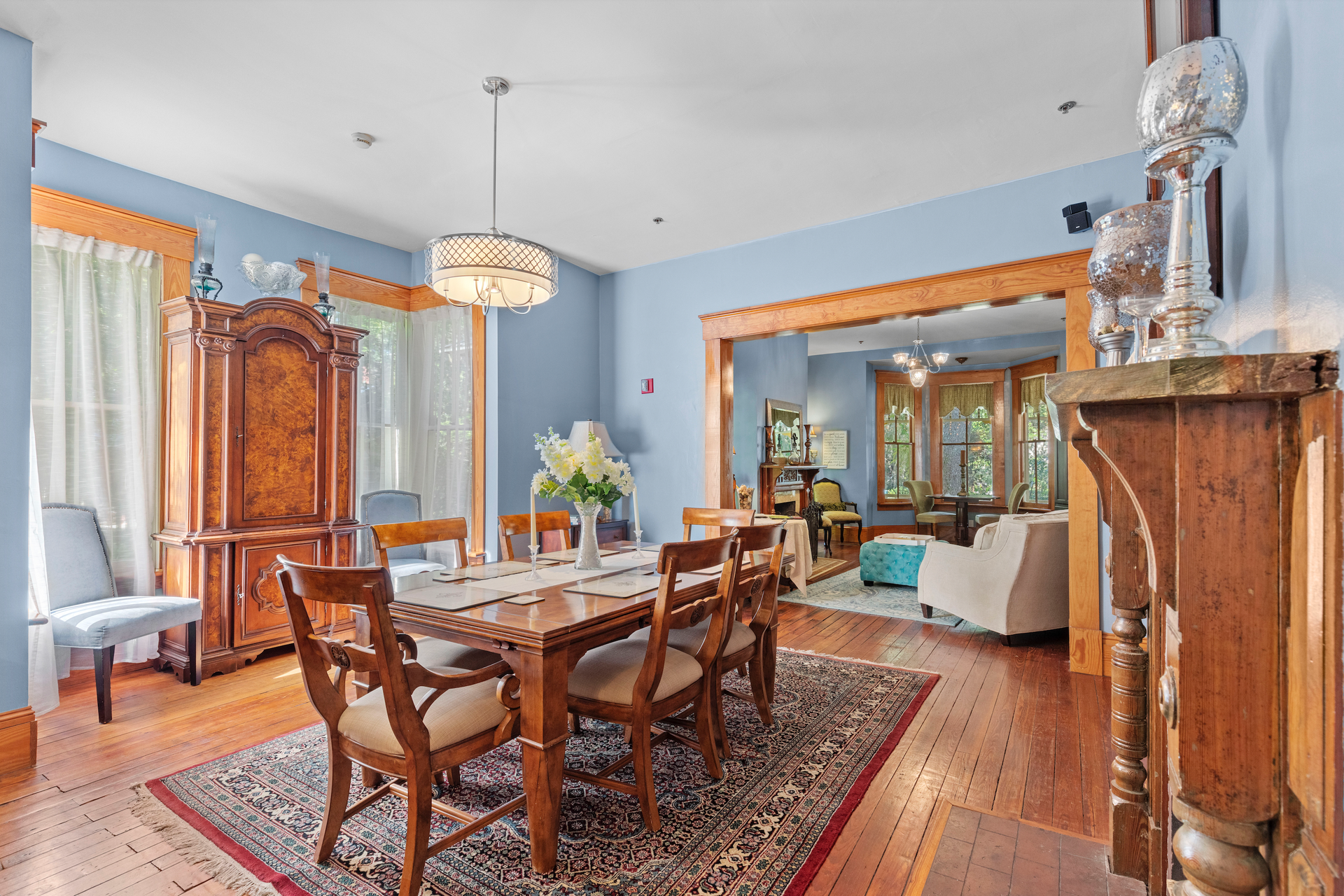 The beautiful and welcoming Laurel Oak Inn Dining Room Room. 