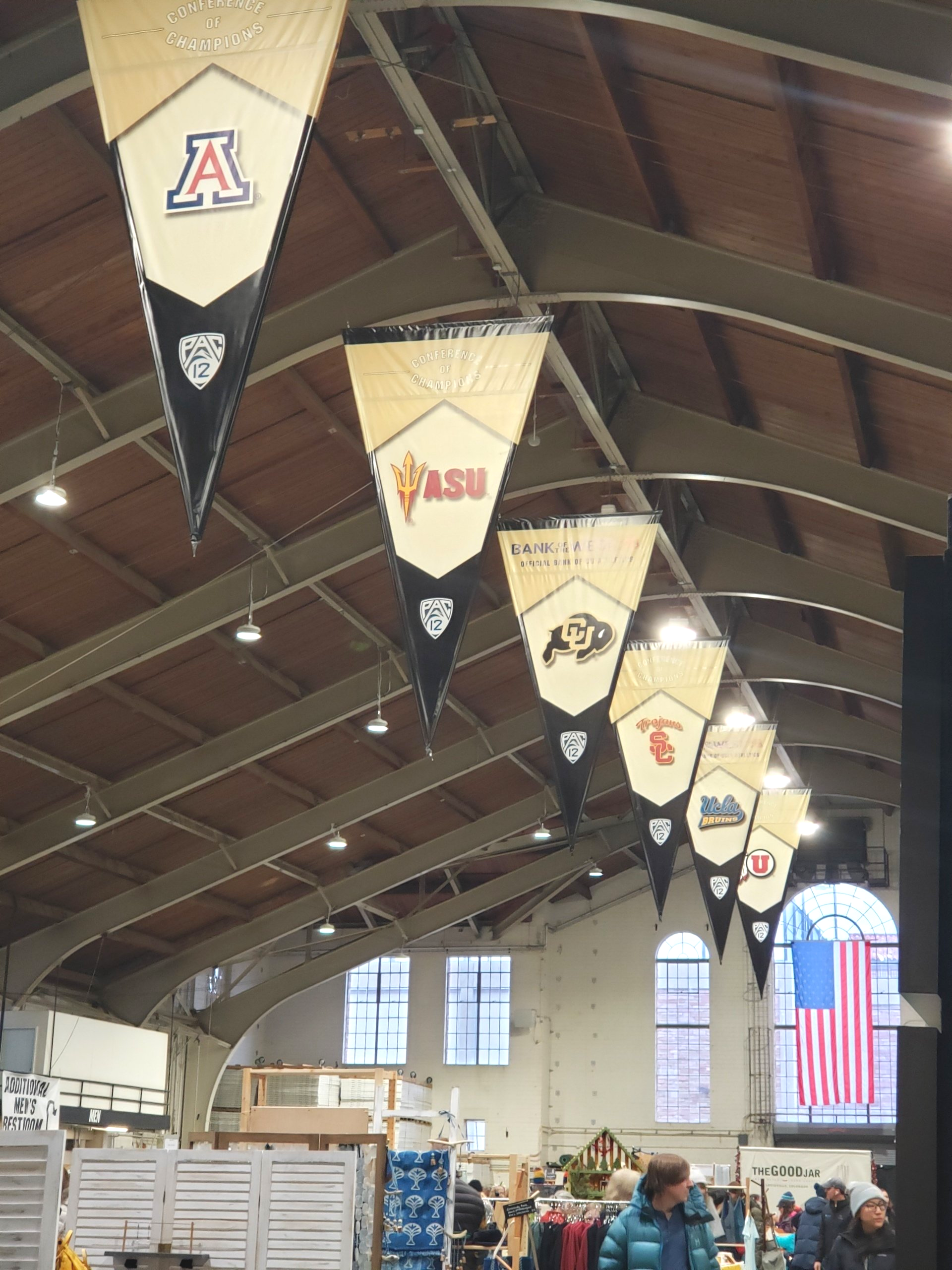 BANNERS + SIGNS