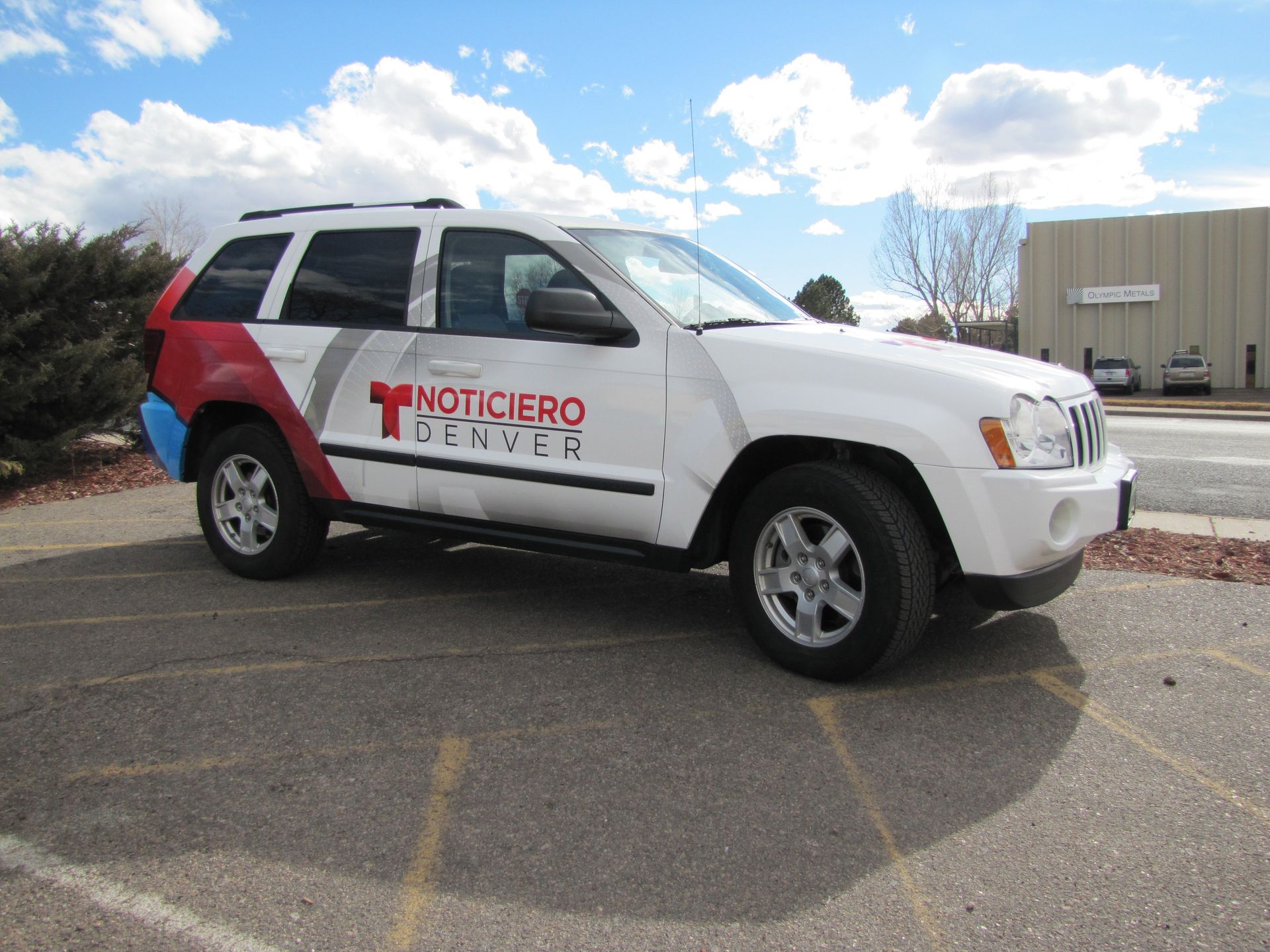 Noticiero Denver Jeep Grand Cherokee partial wrap