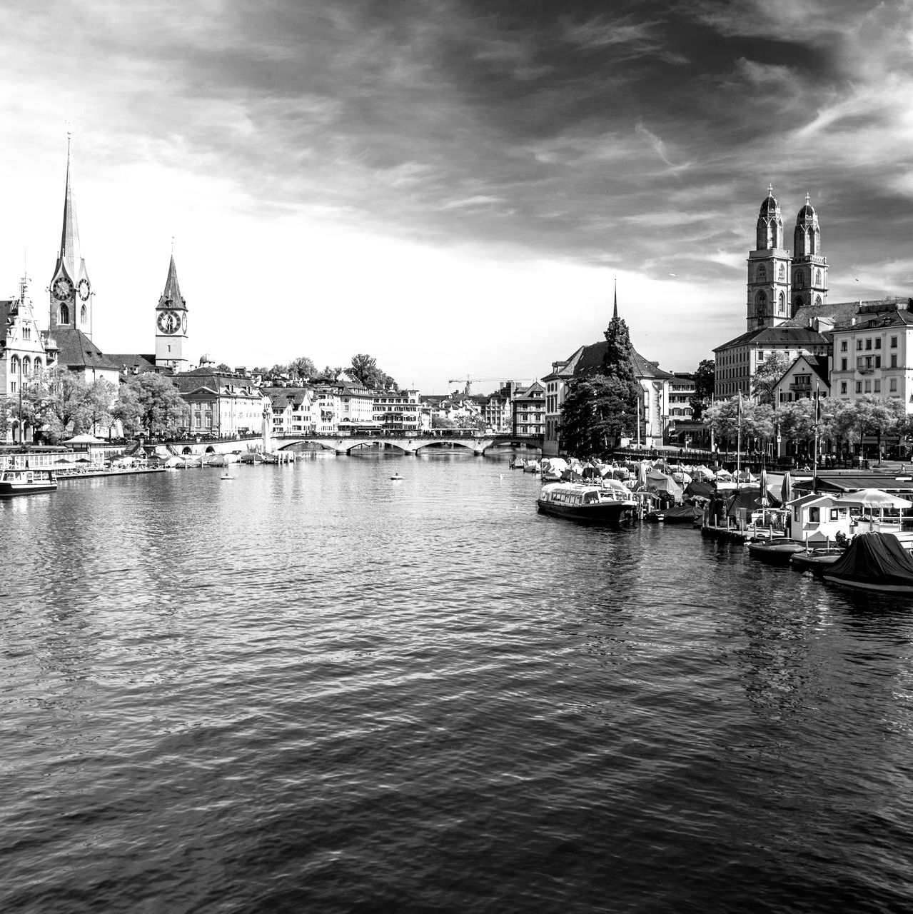 Foto Zürich mit Limmat für die Seite Webdesign Zürich