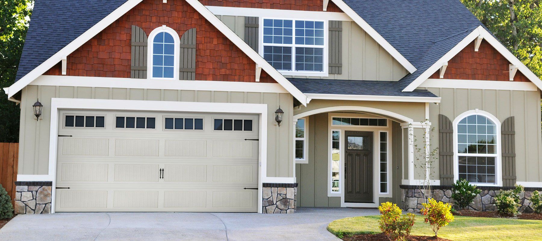 Overhead Garage Door — Hot Springs, AR — Arkansas Glass Company Overhead Garage Door — Hot Springs, AR — Arkansas Glass Company