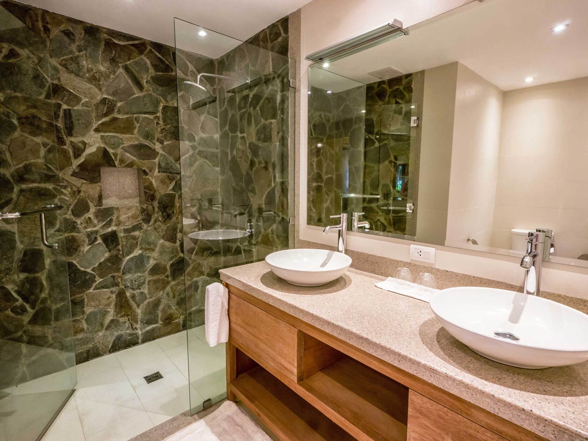 Bathroom — Hot Springs, AR — Arkansas Glass Company