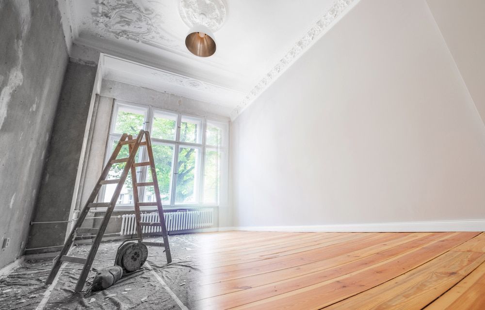A Before And After Photo Of A Room Being Remodeled — L & S Wirth Painting in Nyngan, NSW
