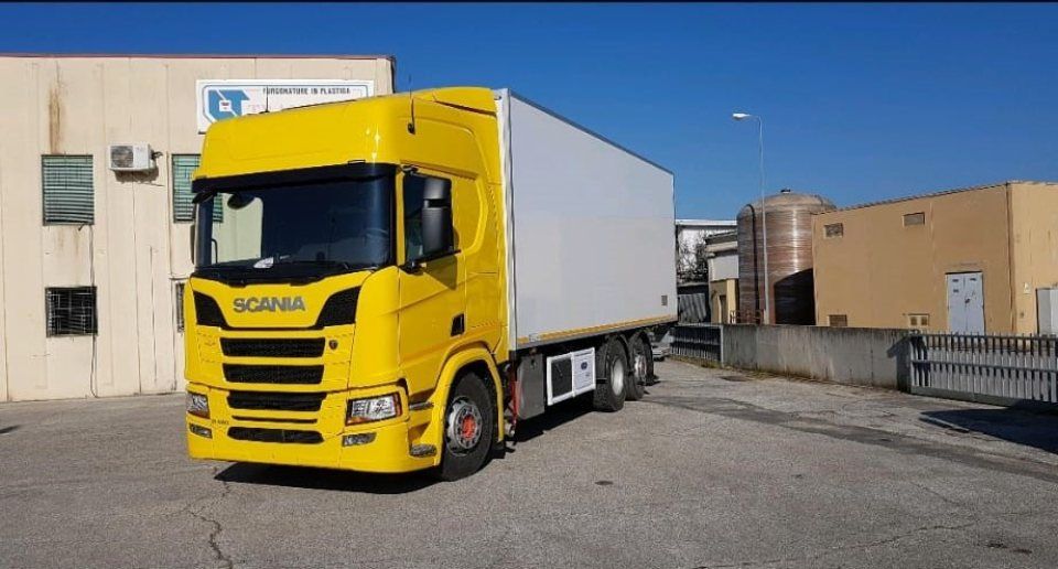 camion frigo per trasporto cibo