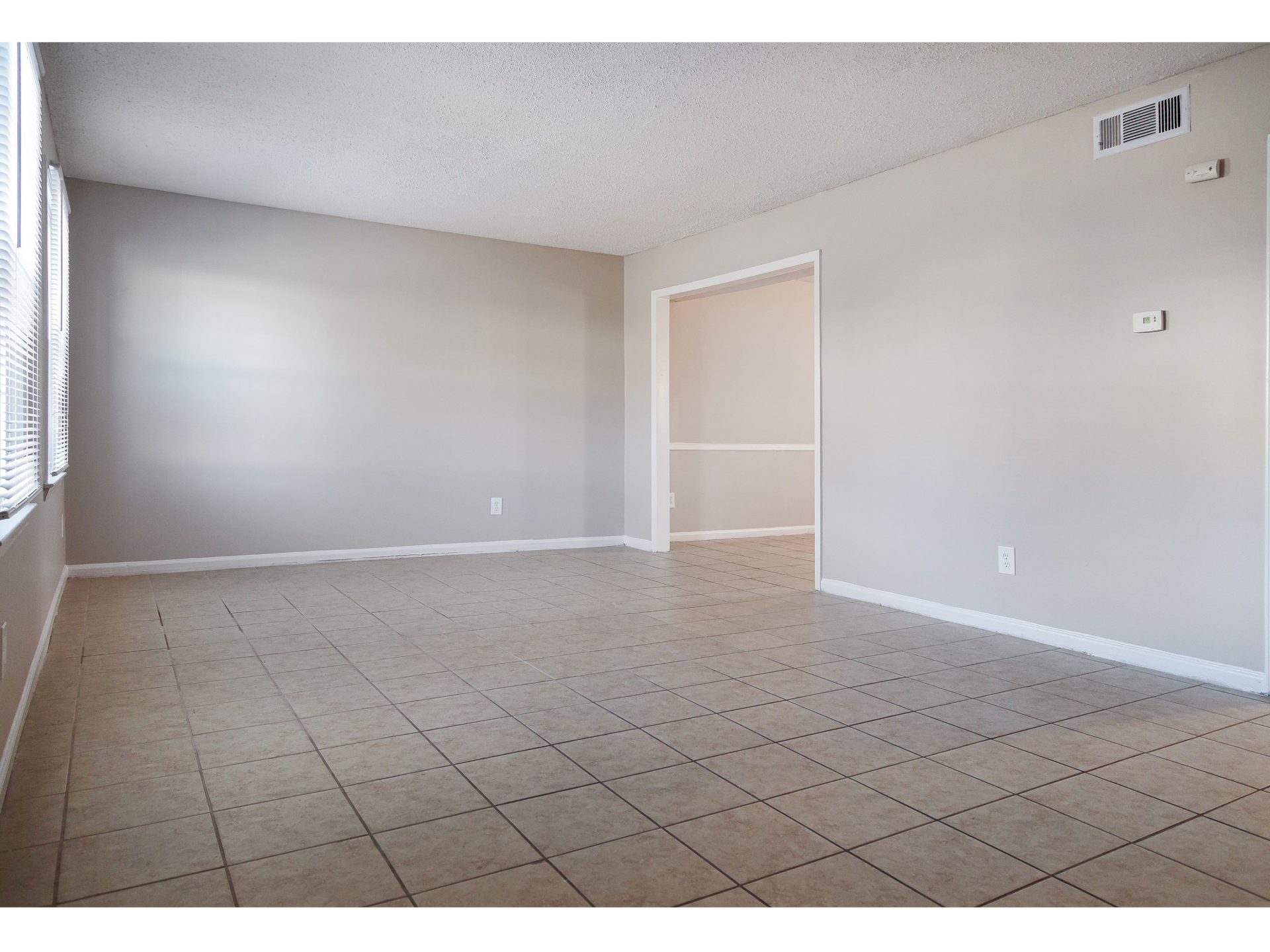 Charlotte NC Apartments For Rent | Arcadian Village | Living Room