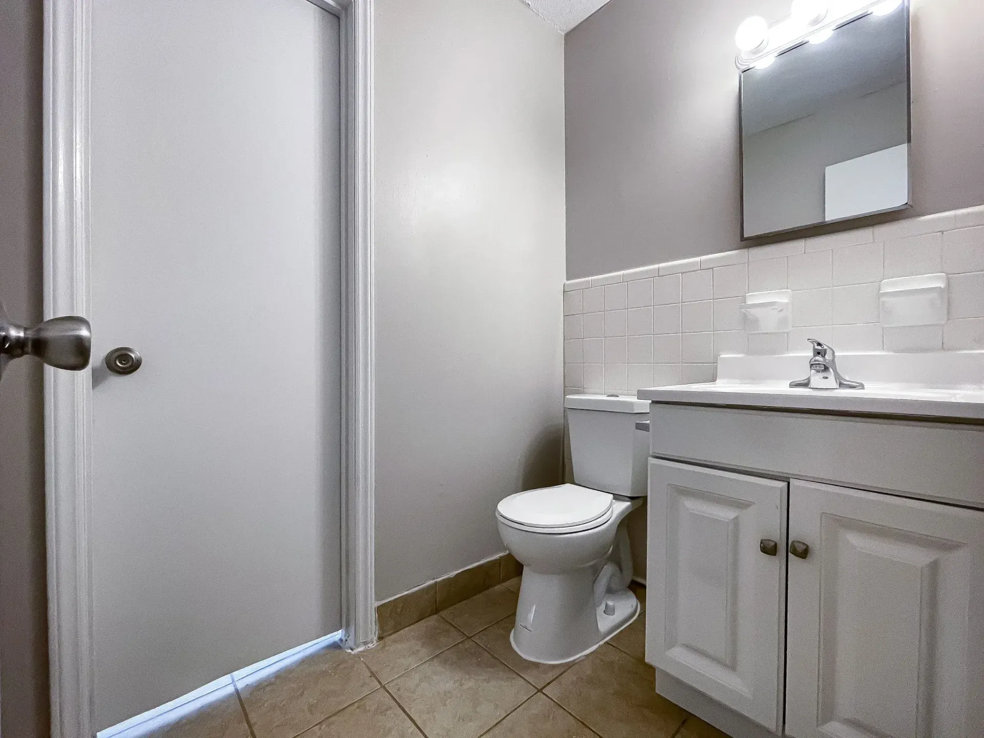 Charlotte NC Apartments For Rent | Arcadian Village | Bathroom