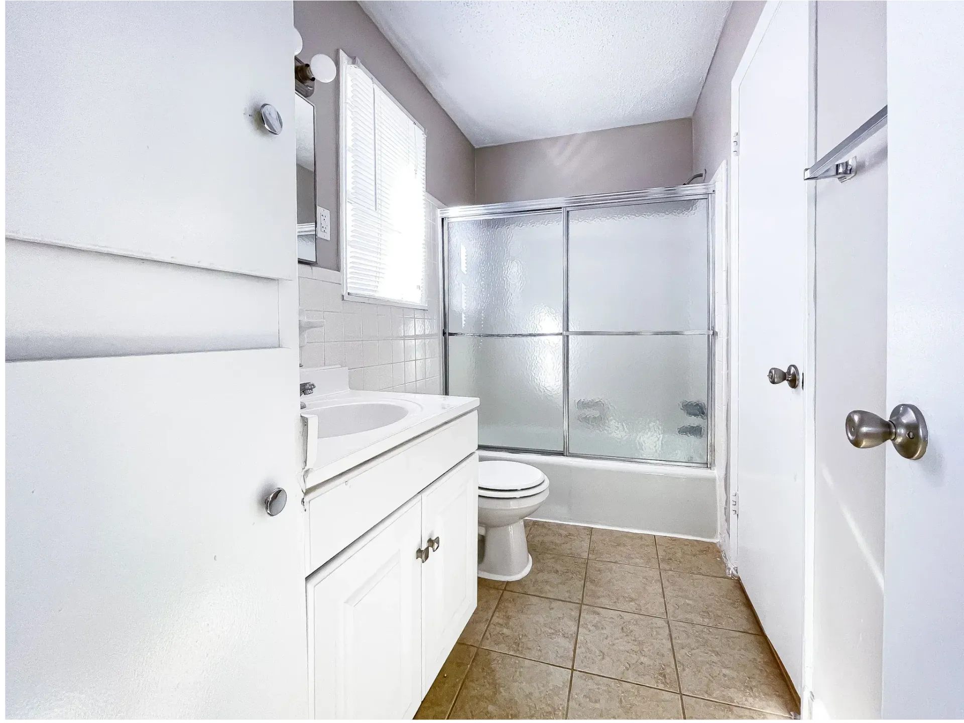 Charlotte NC Apartments For Rent | Arcadian Village | Bathroom View 2