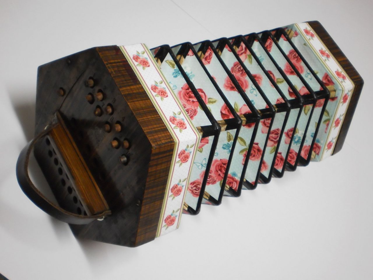 Beautiful Casing — Salisbury, QLD — Books & Boxes