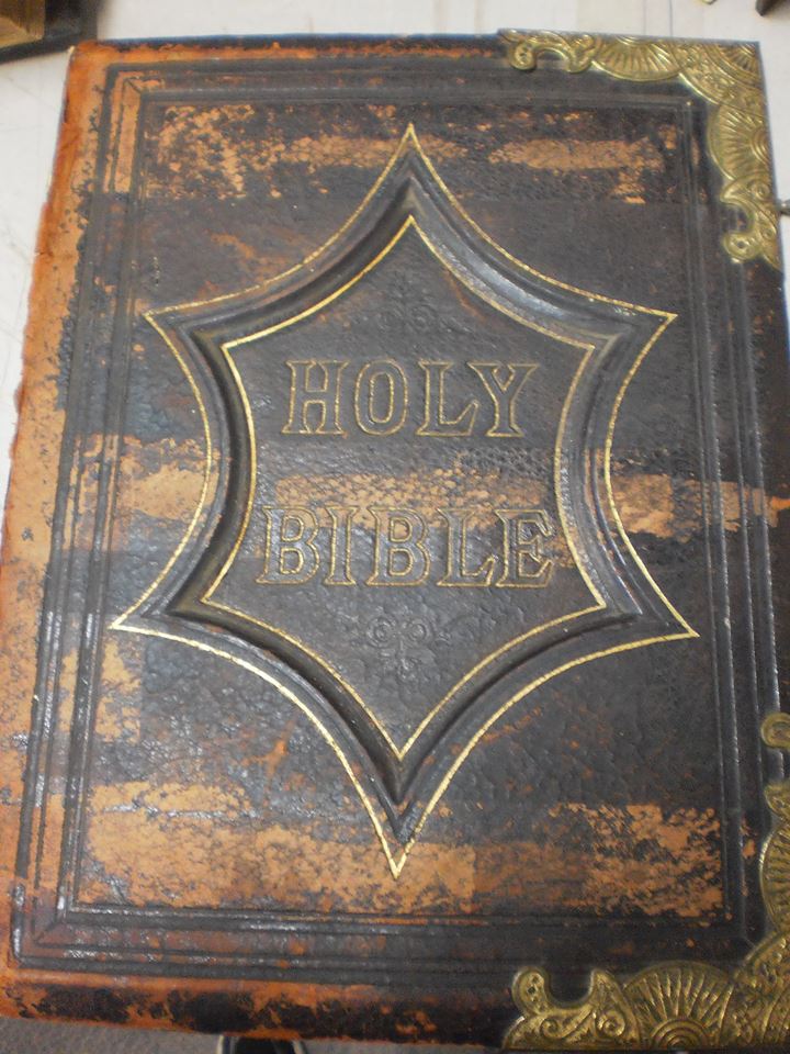 Holy Bible — Salisbury, QLD — Books & Boxes