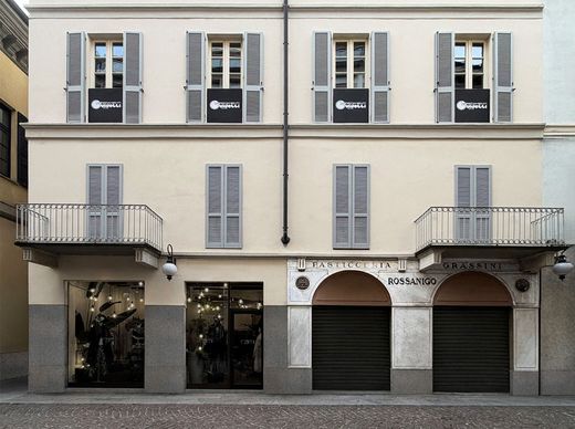 Arredamenti Giudetti B&B Italia Novara