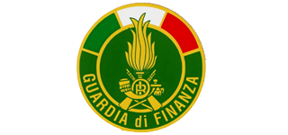 Emblema della Guardia di Finanza, distintivo circolare verde con fiamma dorata e dettagli rosso-gialli