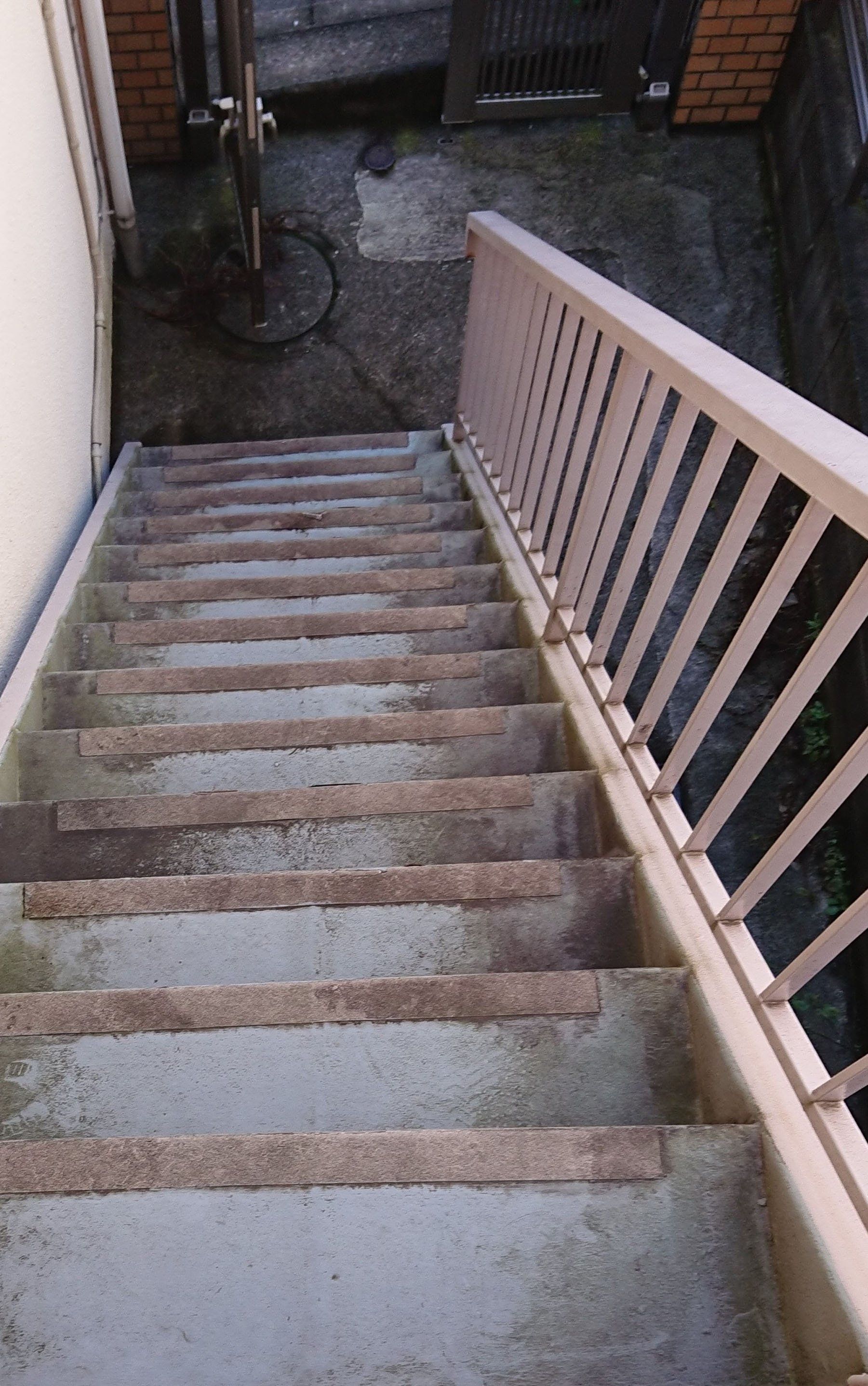 stairs before cleaning