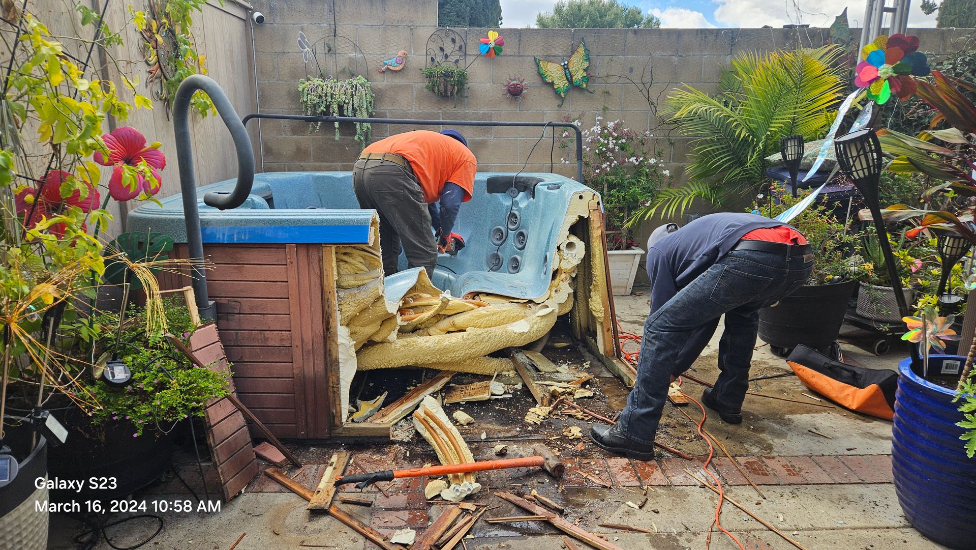 Junk Tigers Hauling And Demolition