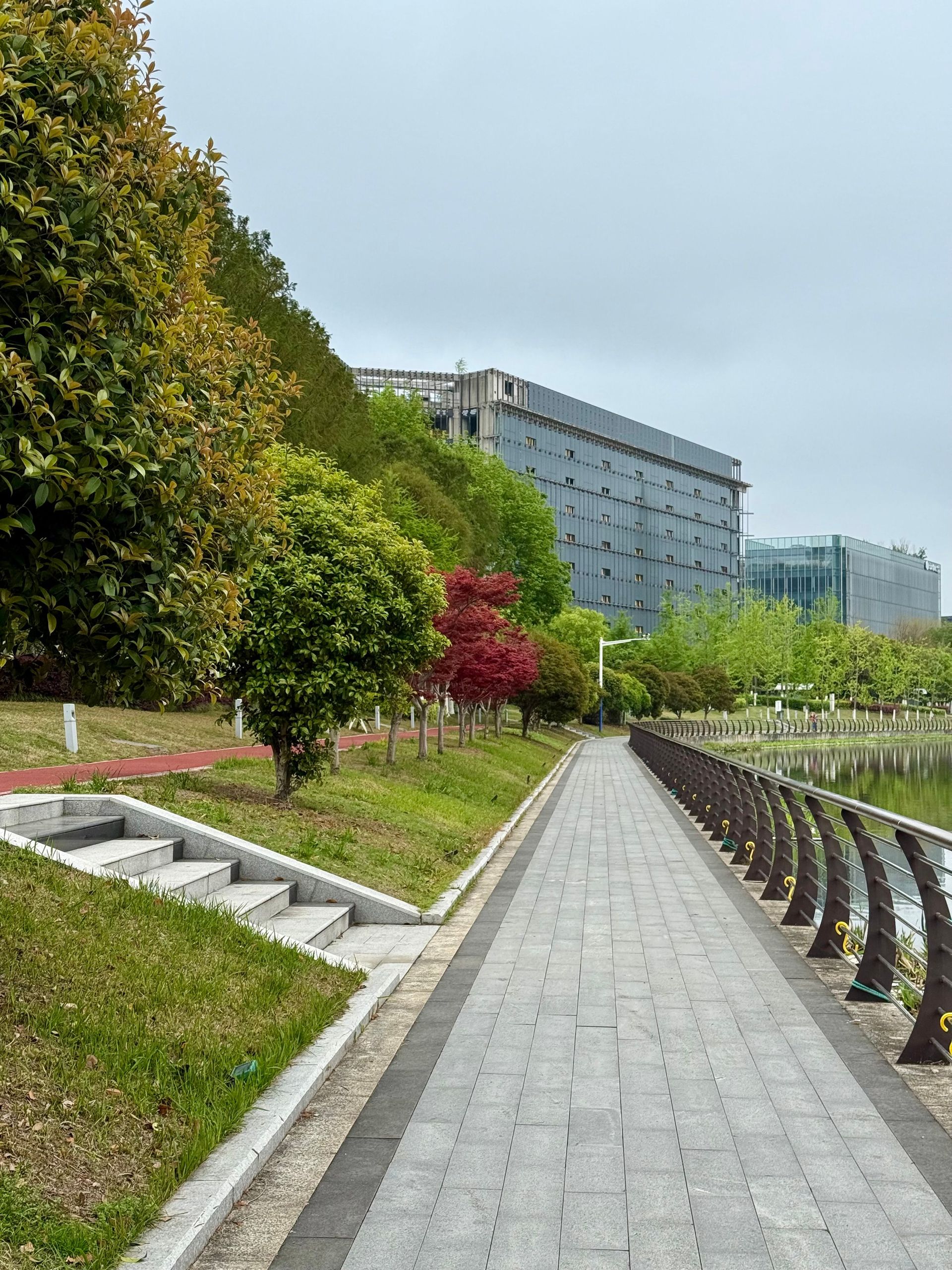 Commercial Sidewalks & Walkways