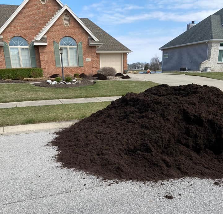 a pile of mulch