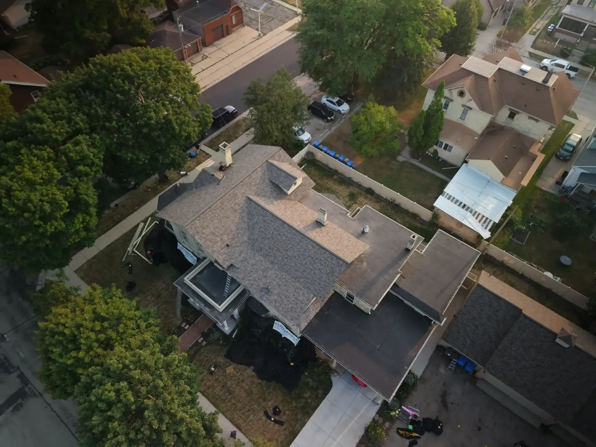 Residential asphalt roof installation in St. Louis, MO