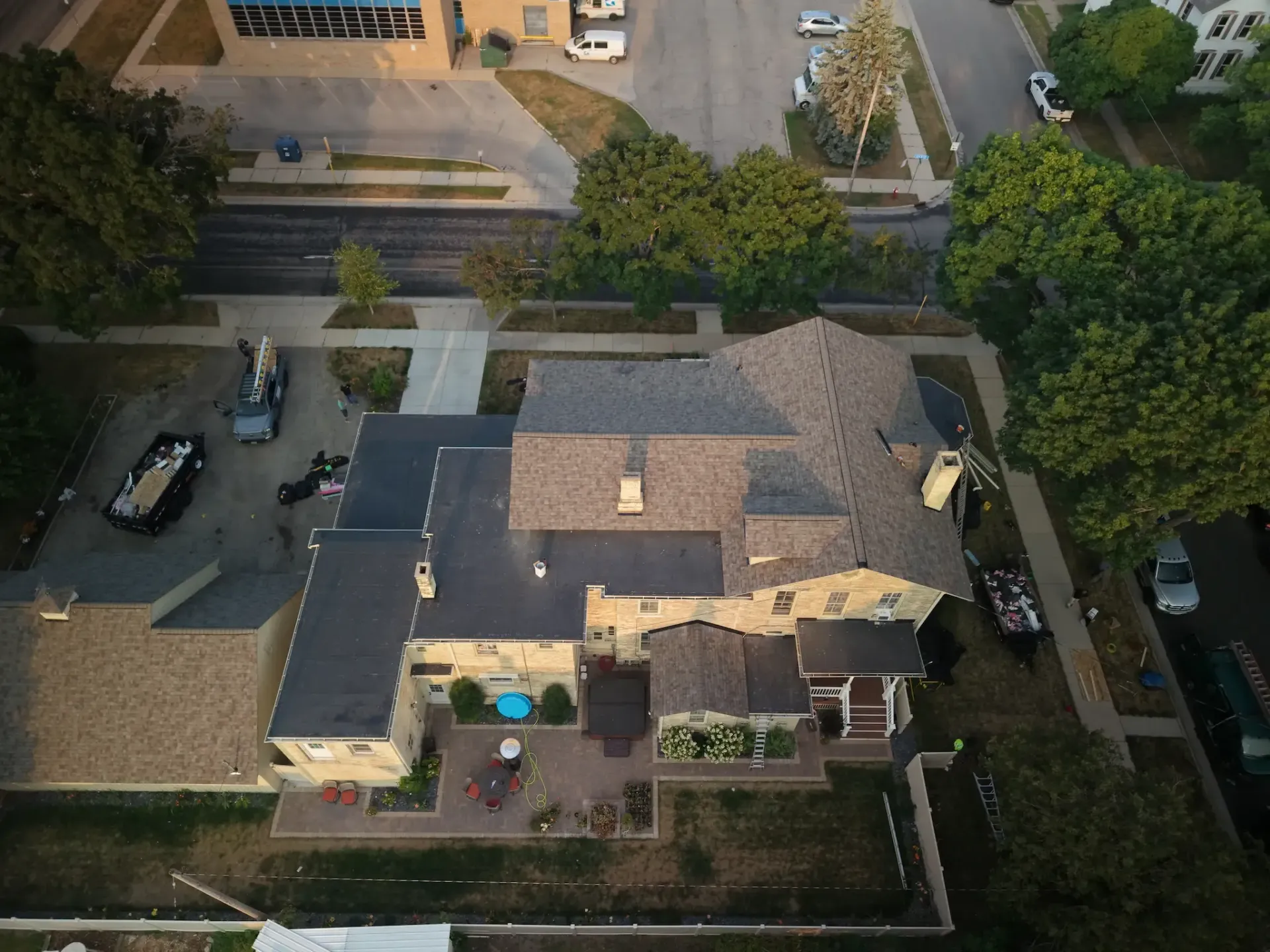 asphalt shingle new roof installation in St. Louis, MO
