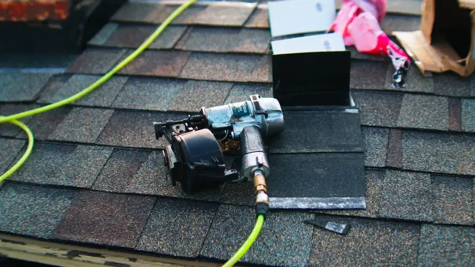 Asphalt shingle roof repair in the Midwest