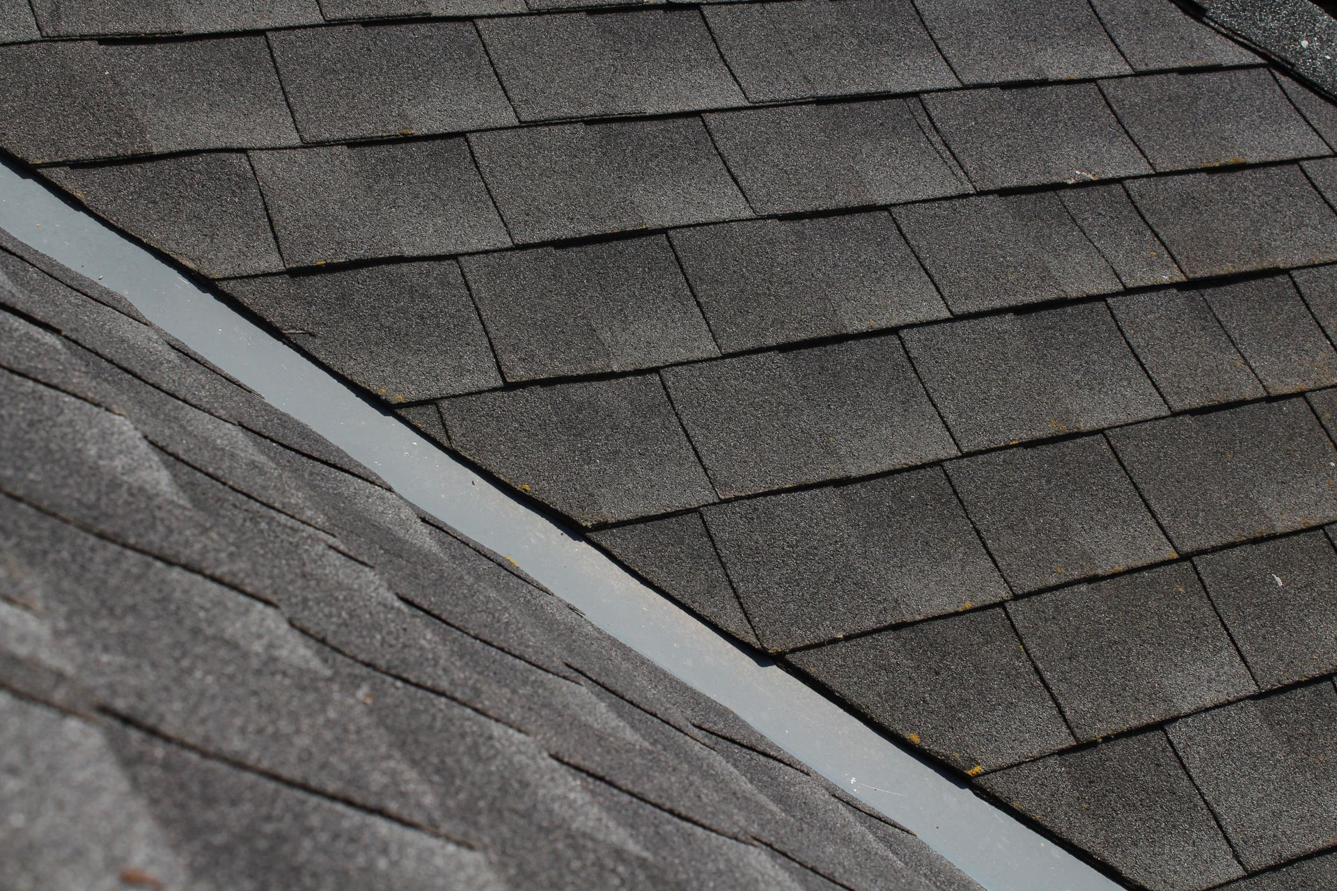 Asphalt shingle installation in St. Louis, MO