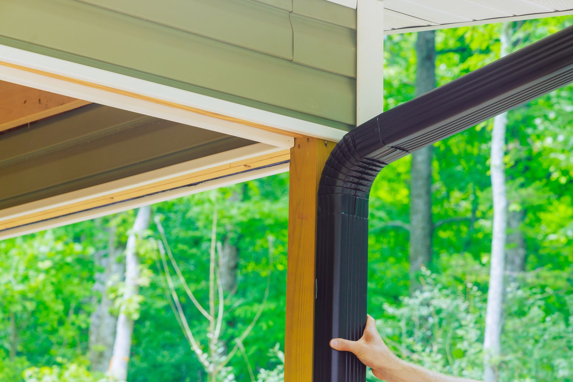 Seamless gutter installation in St. Louis, MO