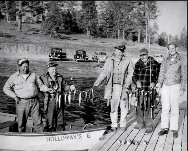 Black and white photo of Holloway's Marina & RV Park