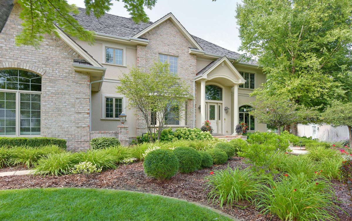 Stone-front luxury home in Lake Country