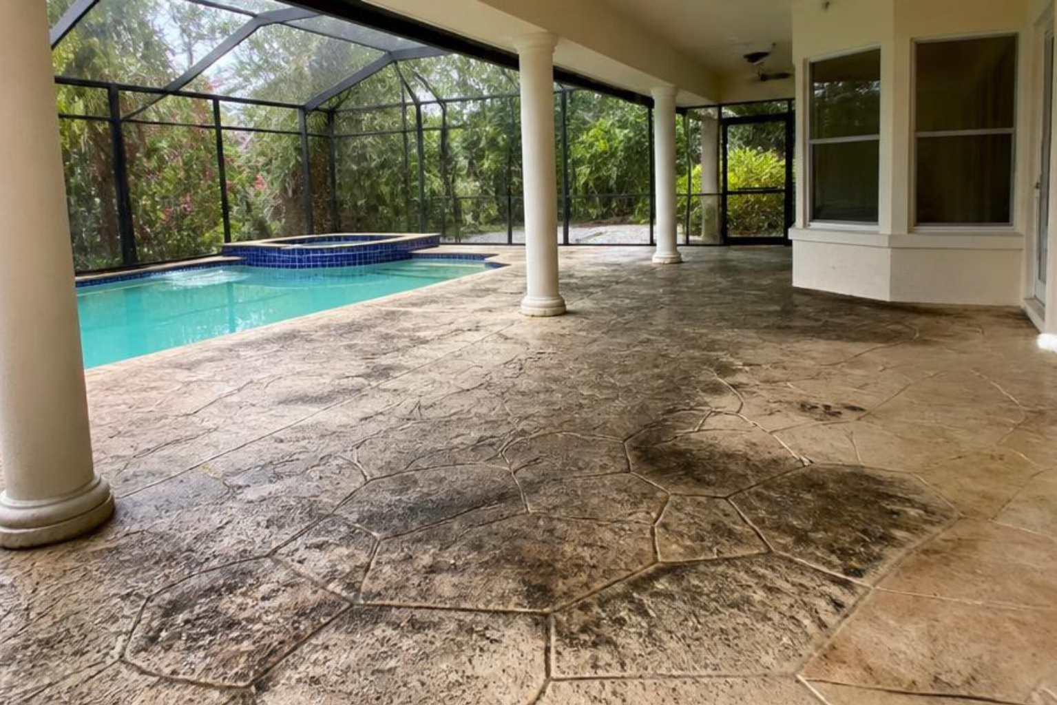 Pool lanai before cleaning