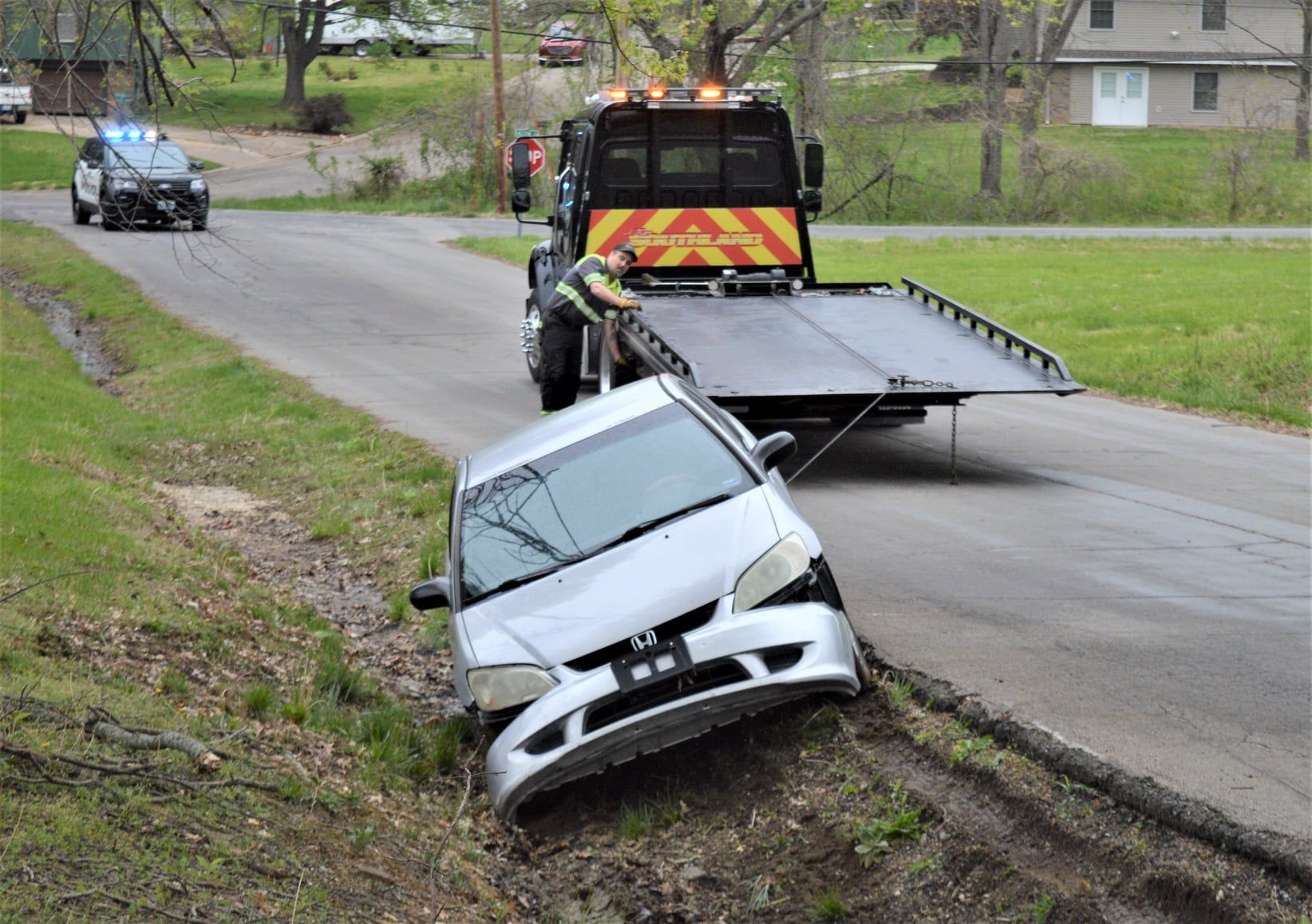 Towing Truck — Raymore, Clinton, Belton, MO — J's Southland Tow Service Towing Truck — Raymore, Clinton, Belton, MO — J's Southland Tow Service