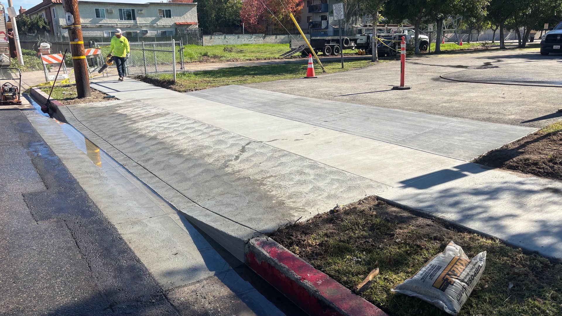 Commercial driveway concrete pour completed in the Inland Empire