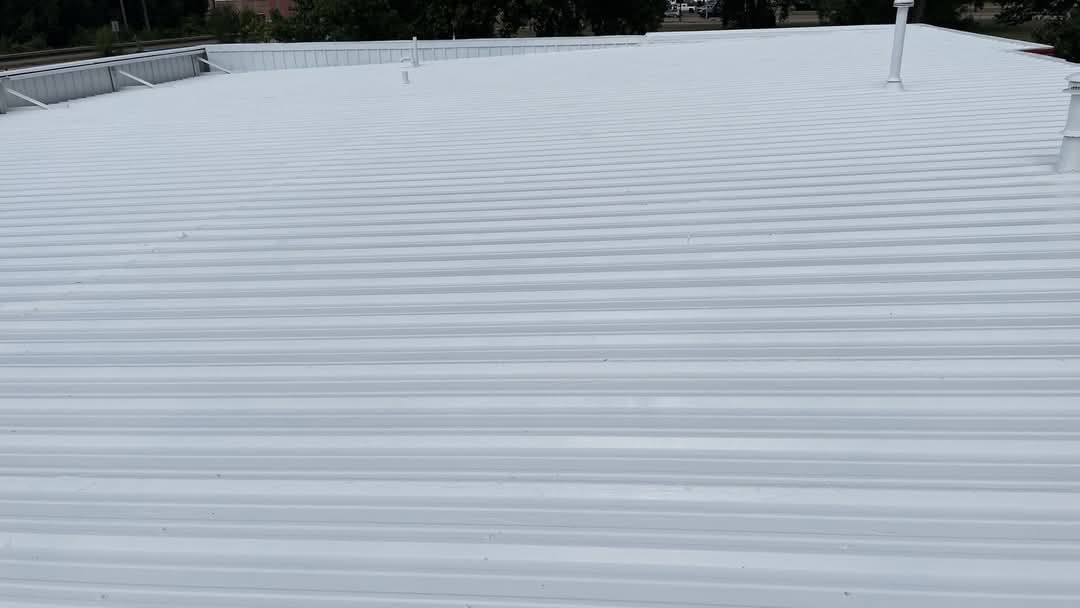 A white roof with a lot of lines on it.