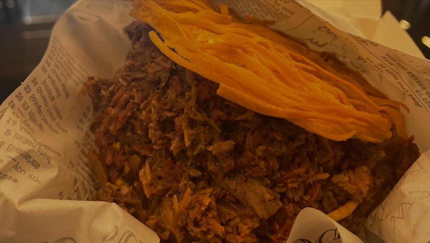 Roujiamo con carne