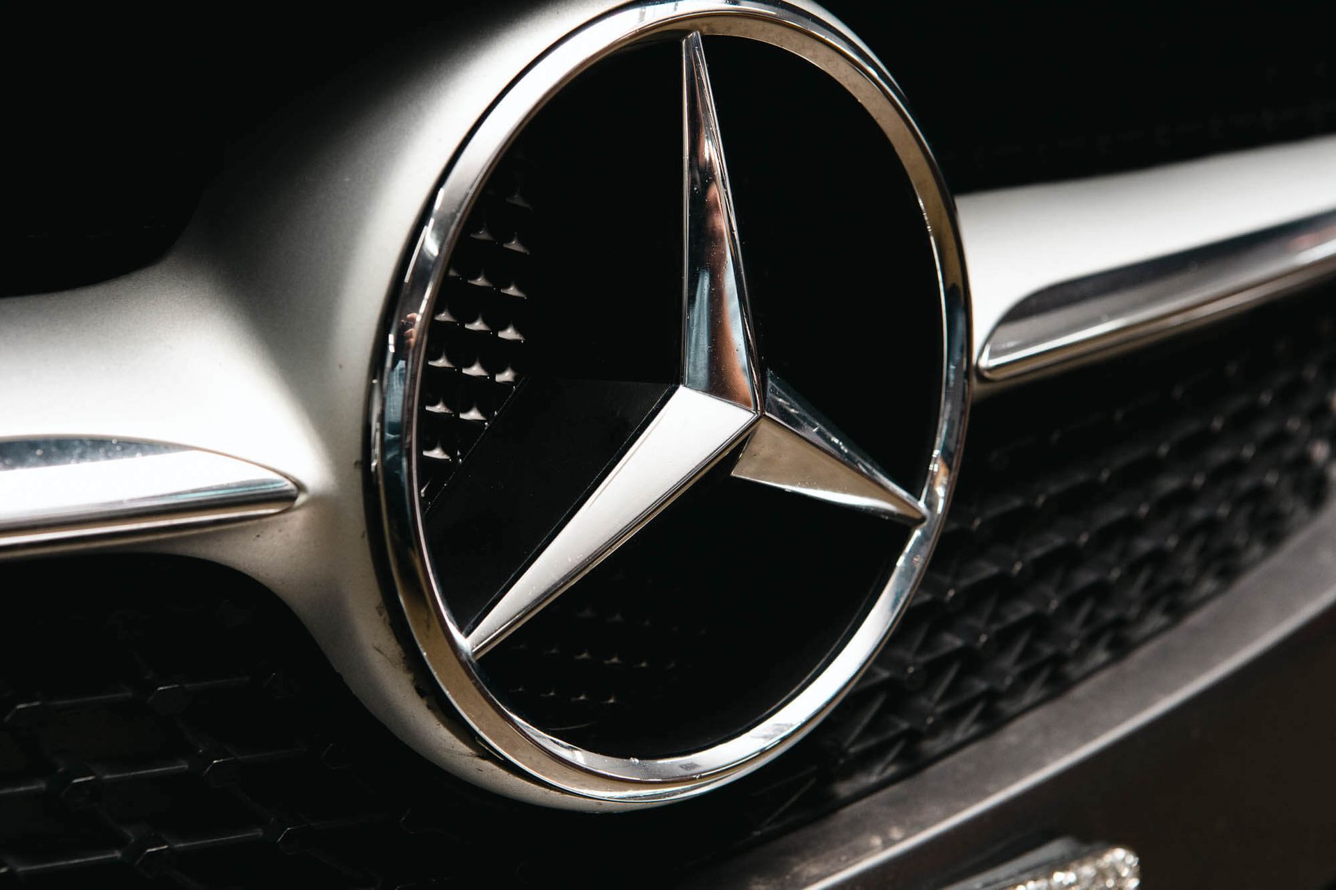 Mercedes Emblem - The Euro Shop