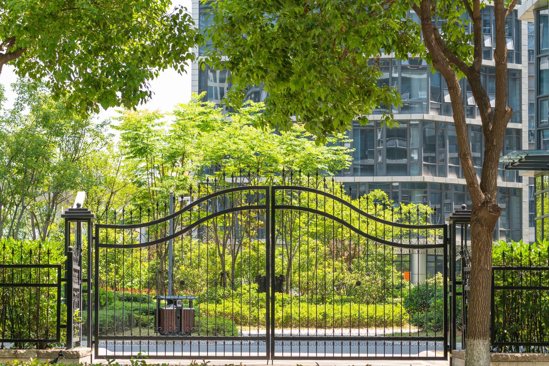 Modern city iron gate | Philadelphia, PA | Anvil Iron Works