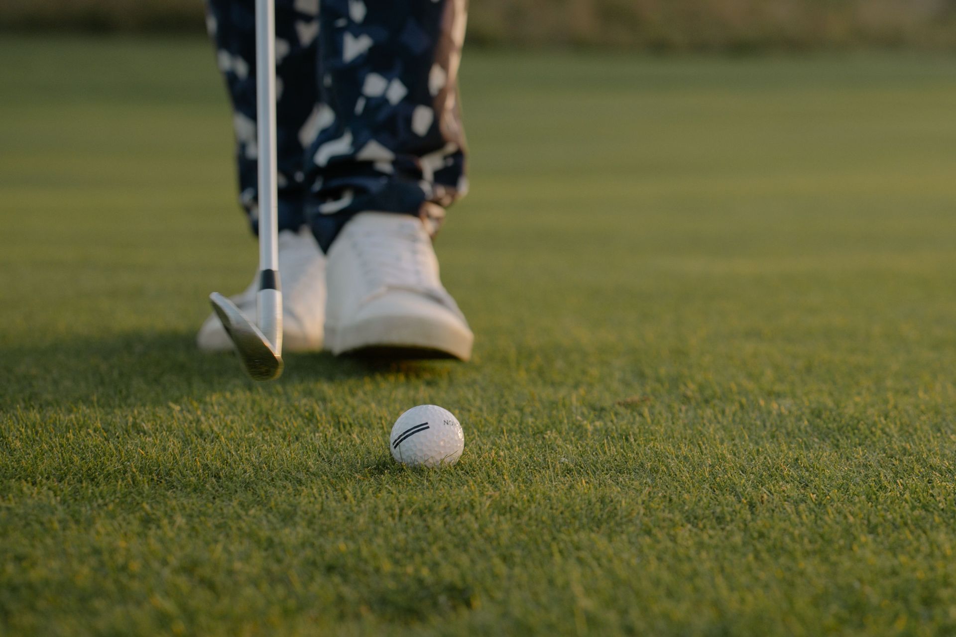 Golfer Wedge golf ball