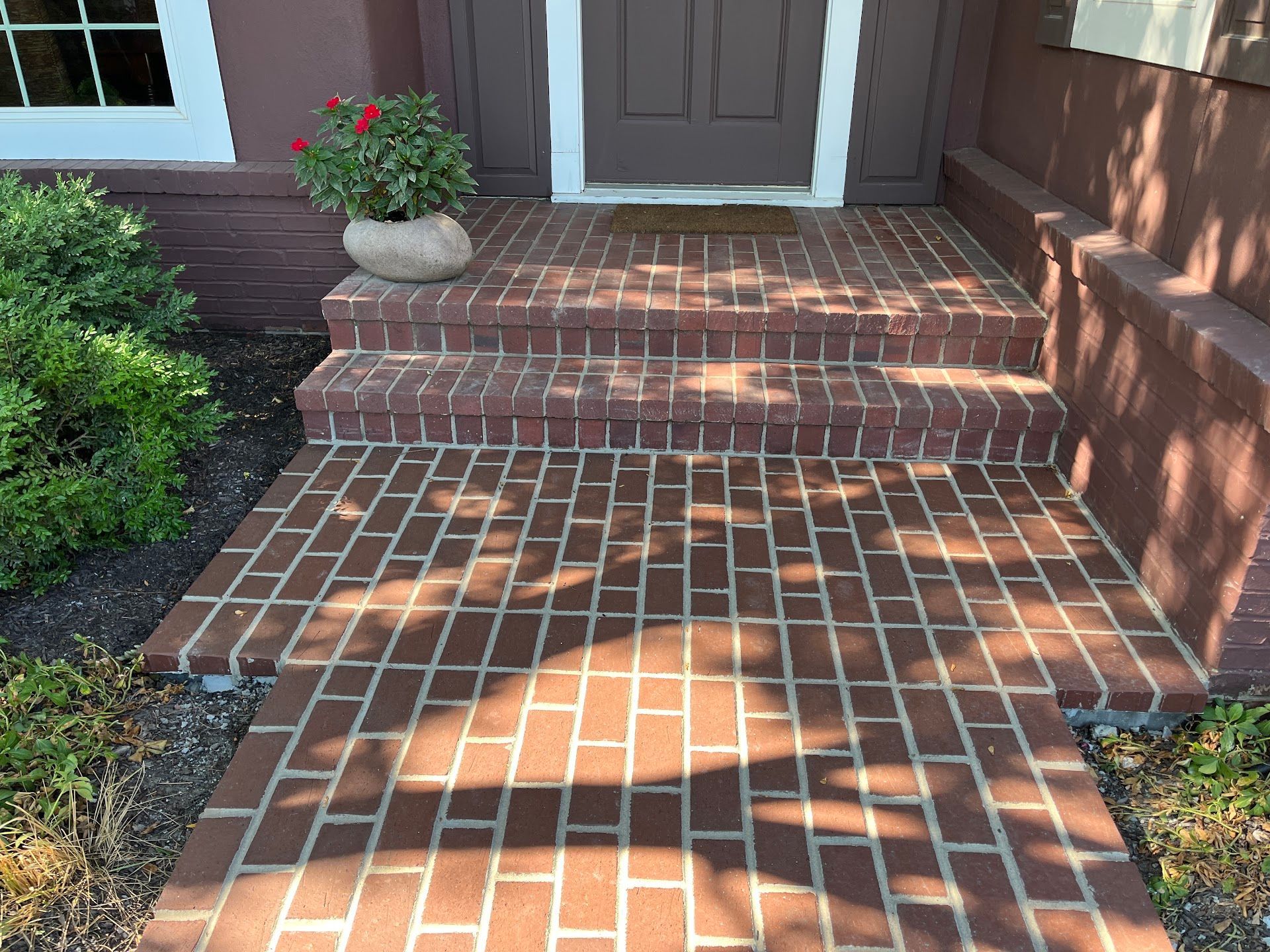 Exterior, Alysheba Luxury Bathroom