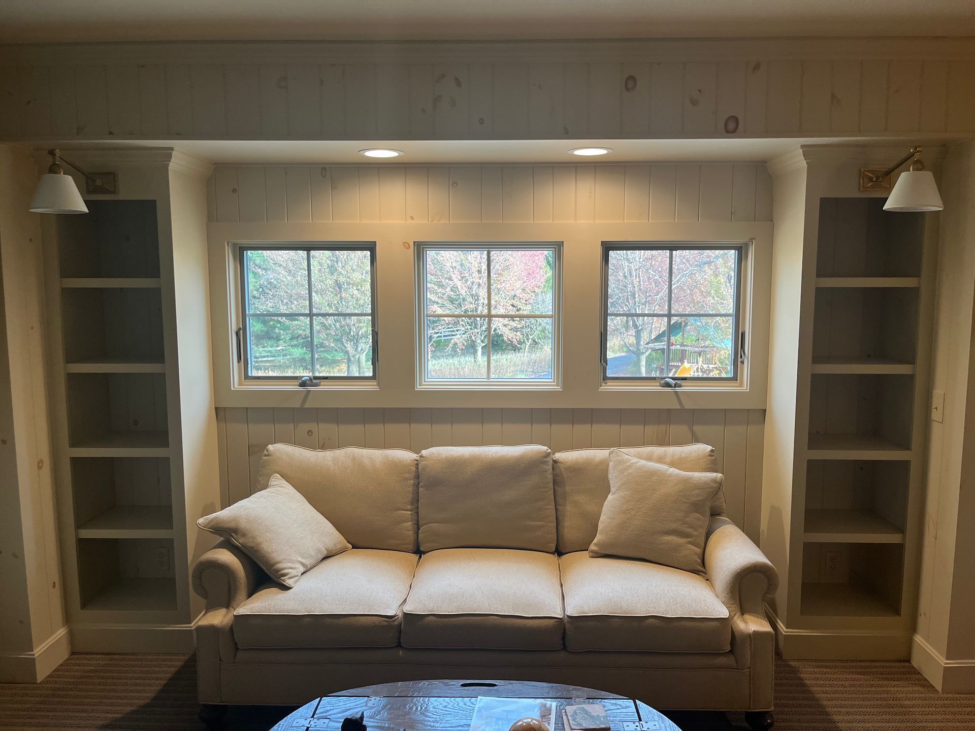 Living room, Alysheba Luxury Bathroom