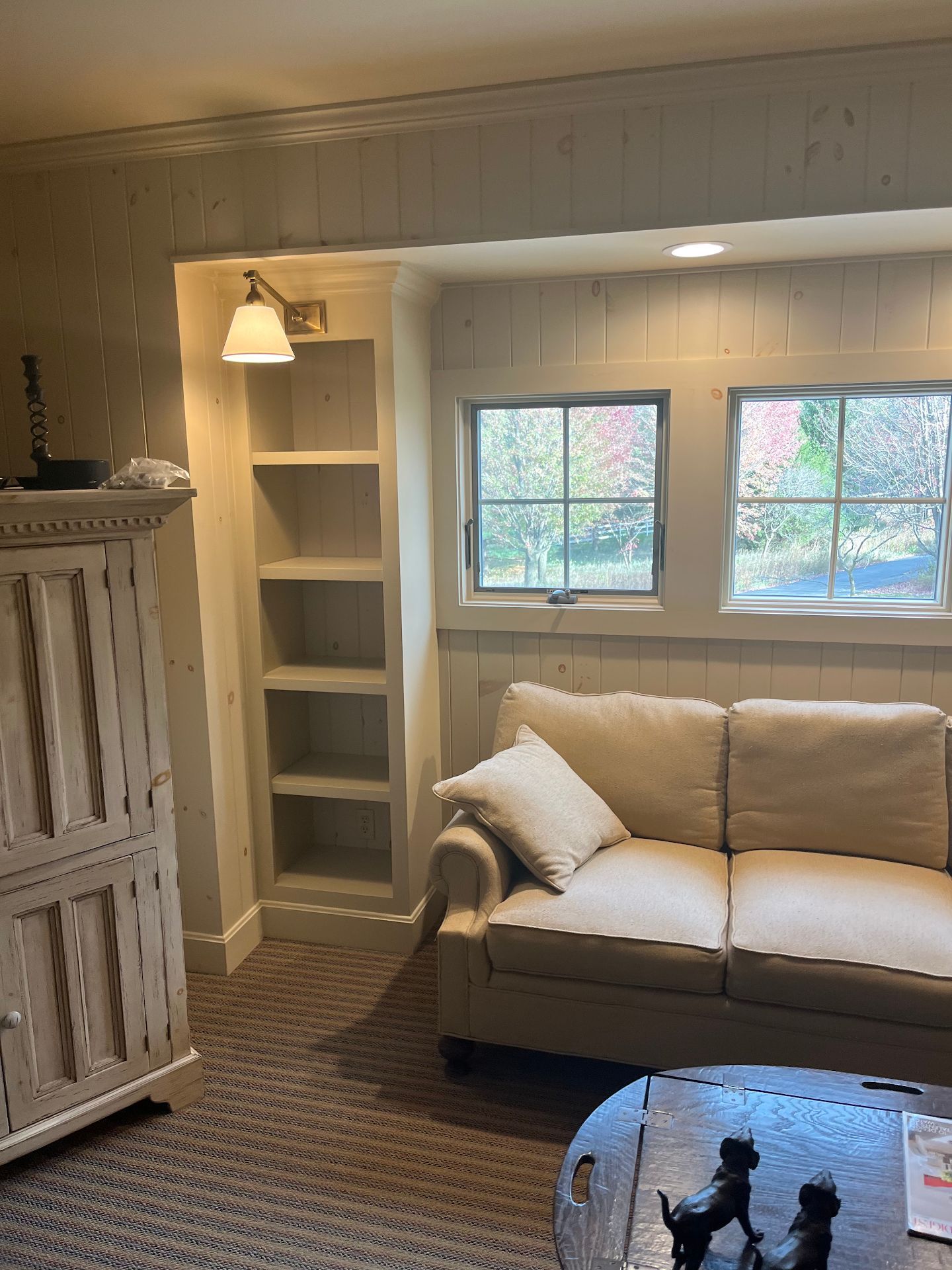 Living room, Alysheba Luxury Bathroom