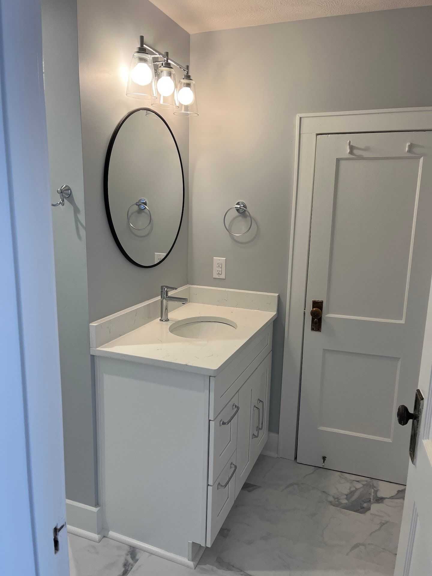 Bathroom, Leighton Avenue Remodel