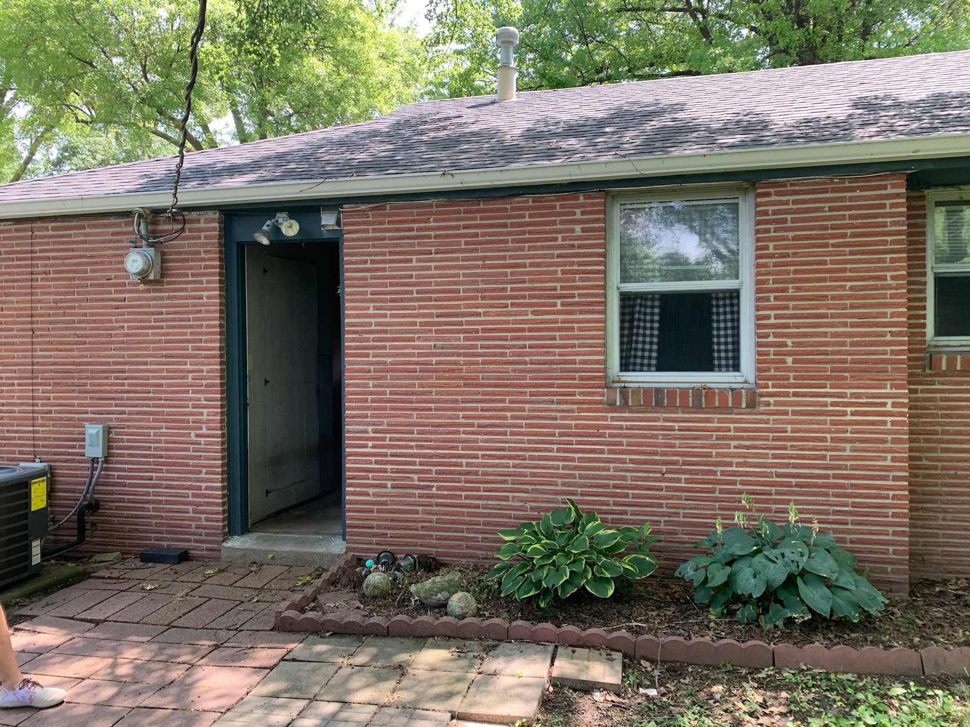 Exterior, Lincoln Remodel