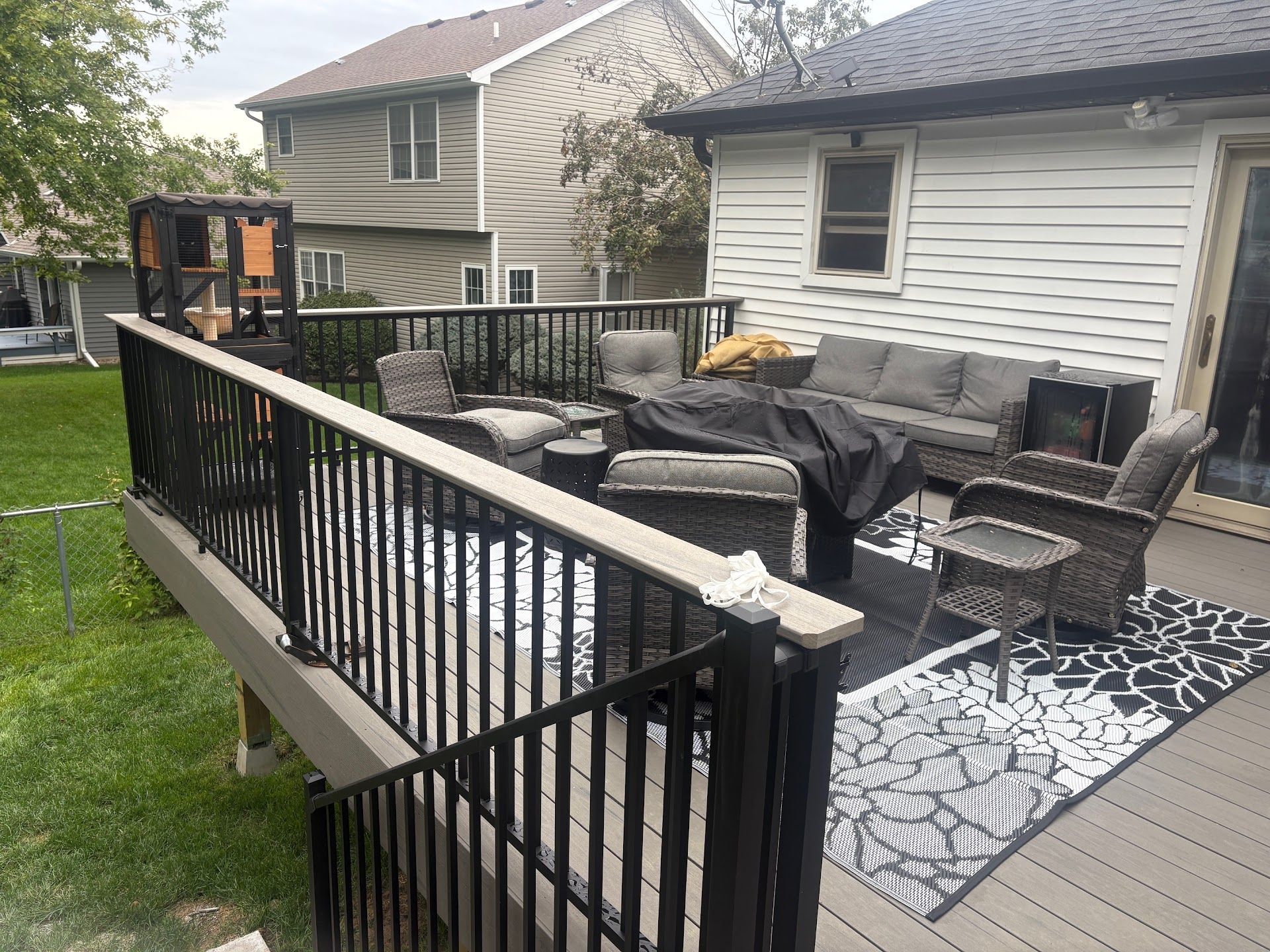 San Mateo Lane Deck
