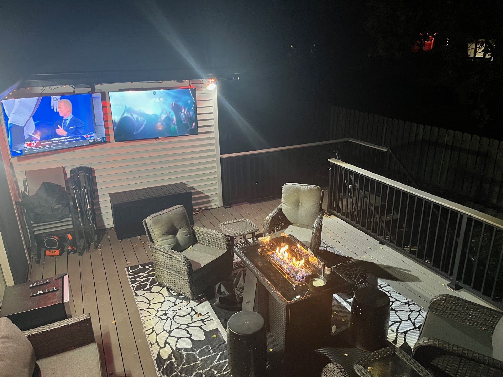 San Mateo Lane Deck