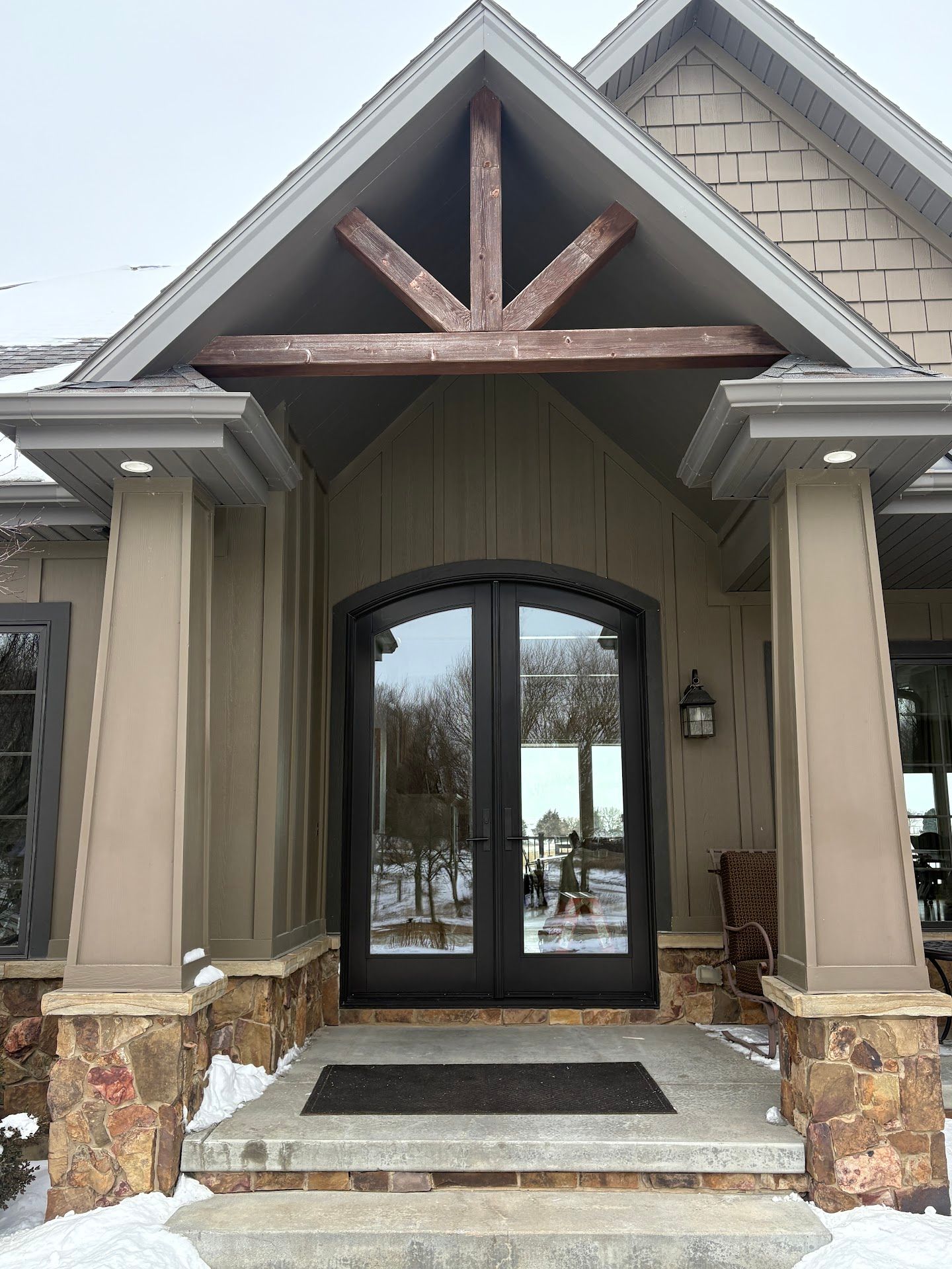 Exterior, South 154th Luxury Bathroom