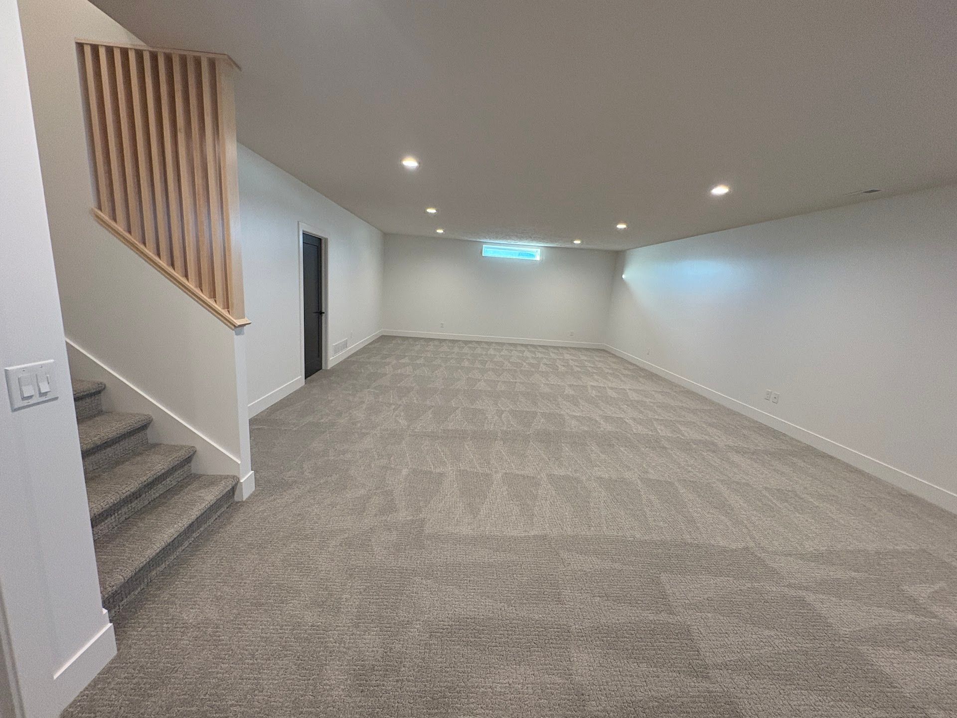 Basement, Warm and Modern Home In Lincoln